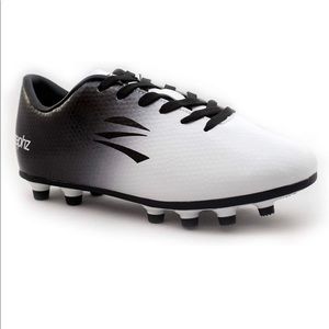 zephz Wide Traxx Soccer in White/Black Size 7 Wide